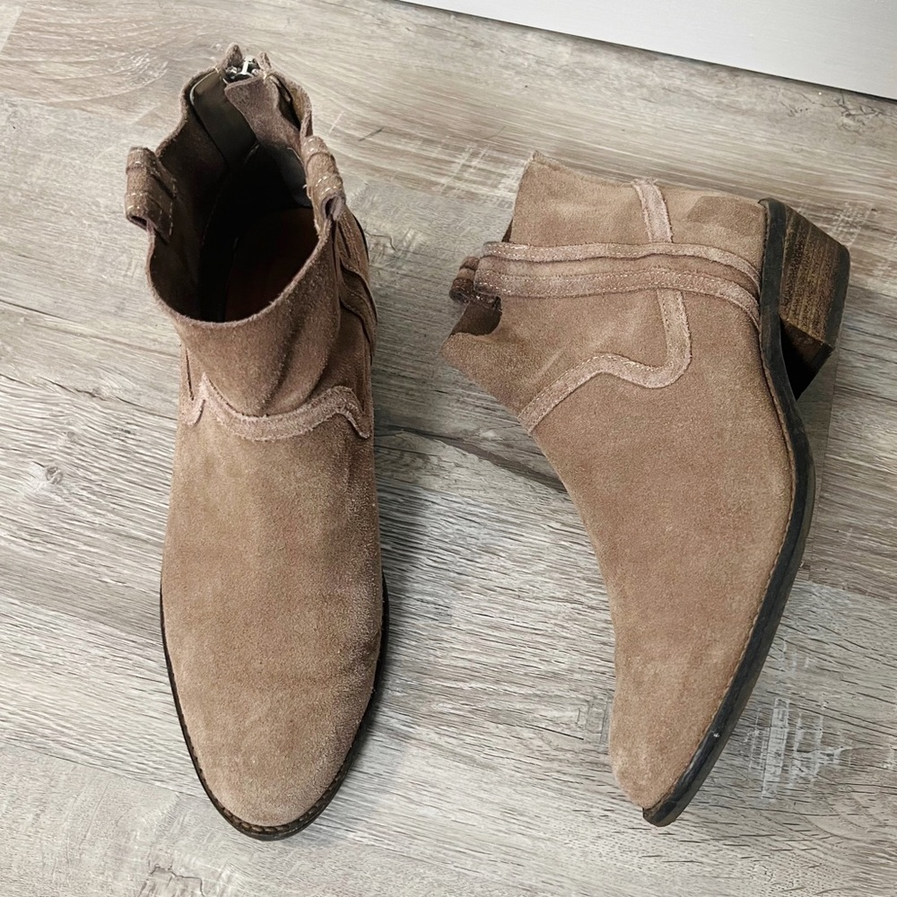 Dolce Vita Ankle Booties - Size 9